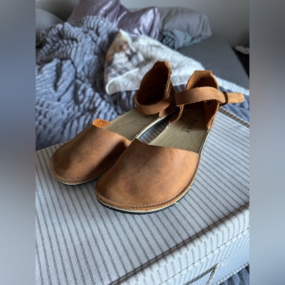 Brand New! Ruby Workshop Minimalist Barefoot Mary Jane Sandals - Picture 3 of 13